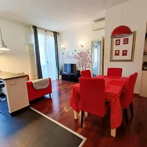 The Red In With Free Parking Appartamento